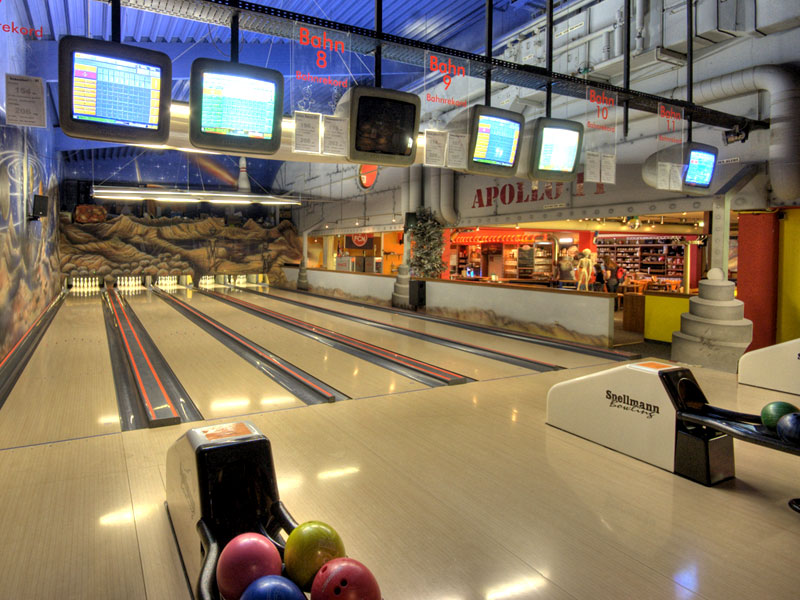  Strike Bowling-Center 